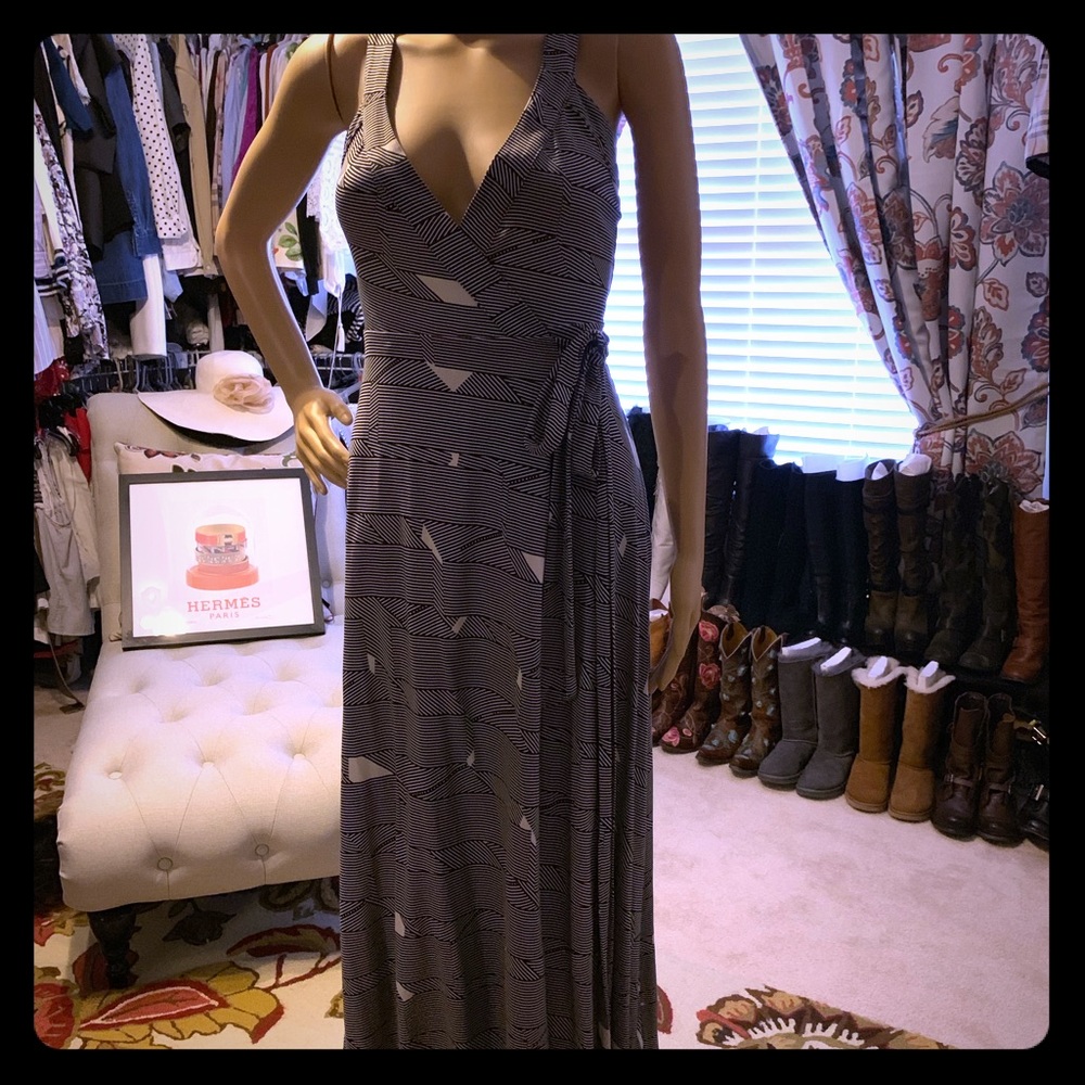 DVF  Wrap sleeveless dress